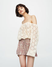 Load image into Gallery viewer, Long Sleeves Crop Top
