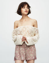 Load image into Gallery viewer, Long Sleeves Crop Top
